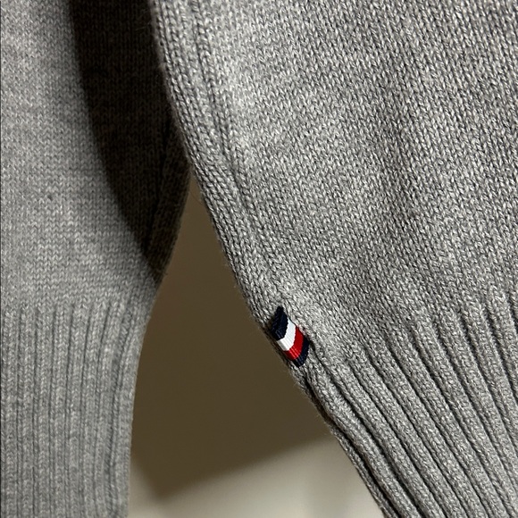 Tommy Hilfiger Gray V-Neck Sweater with Multicolor Stripes - Picture 9 of 11